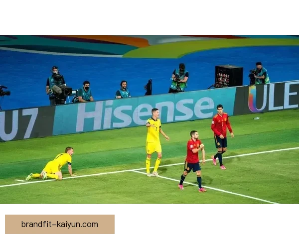 恩里克青训理念在足球发展中备受关注，聚焦技术与团队配合提升。