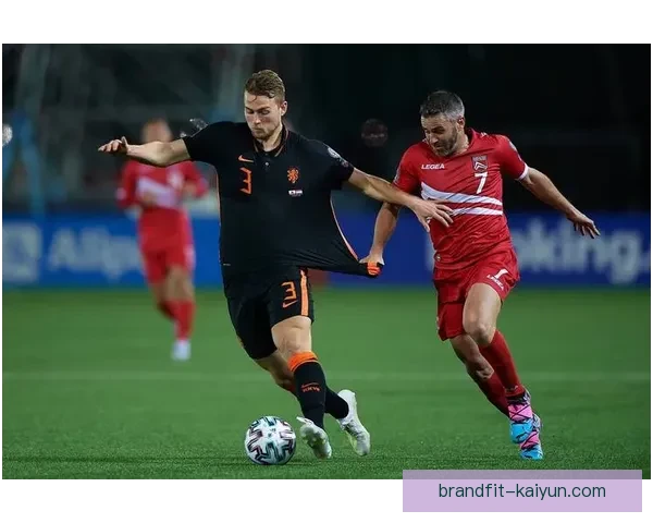 加维与莱万多夫斯基搭档表现稳健，球队进攻能力持续提升